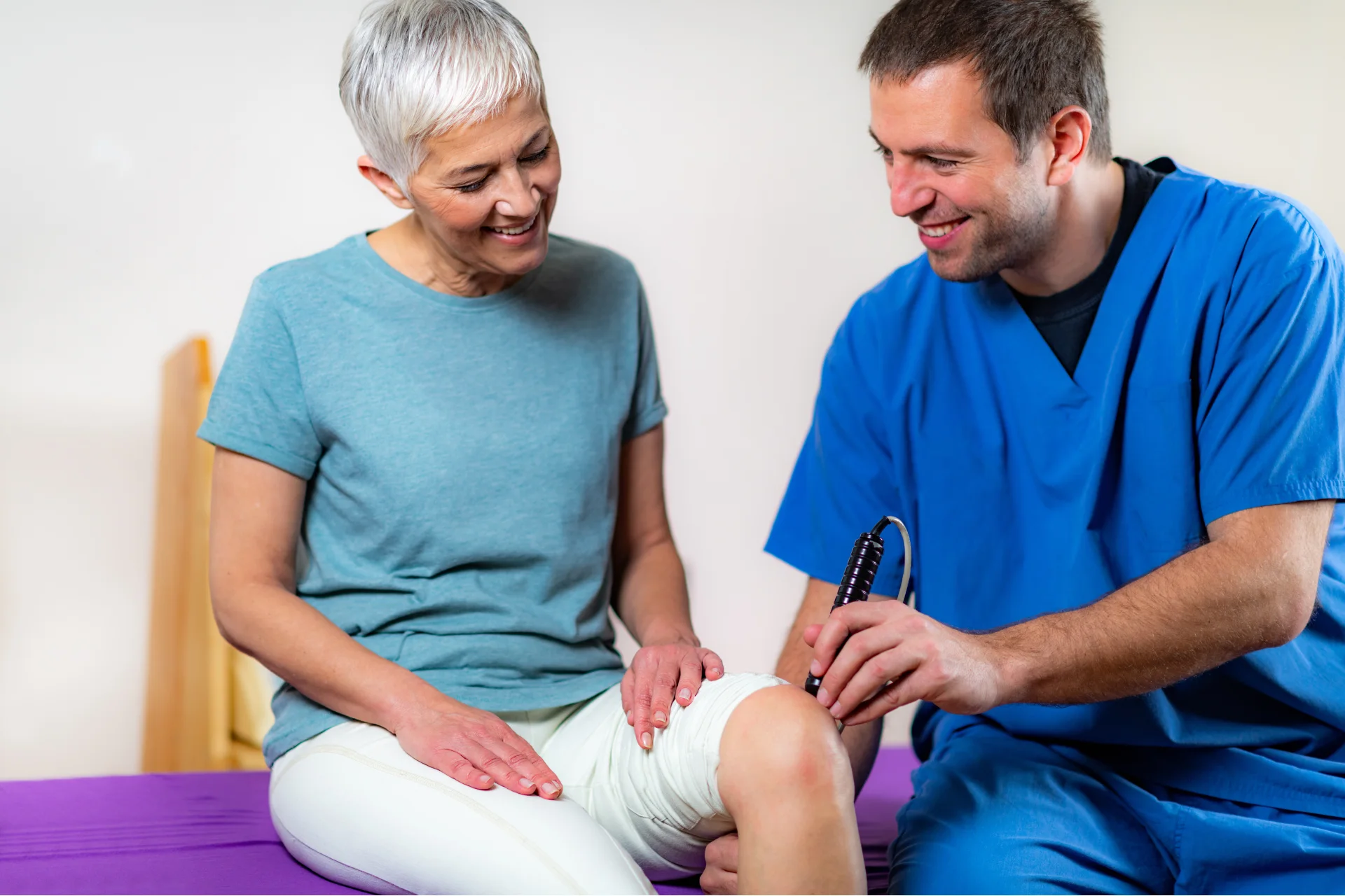 Senior receiving in-house rehabilitation support at Elite Care